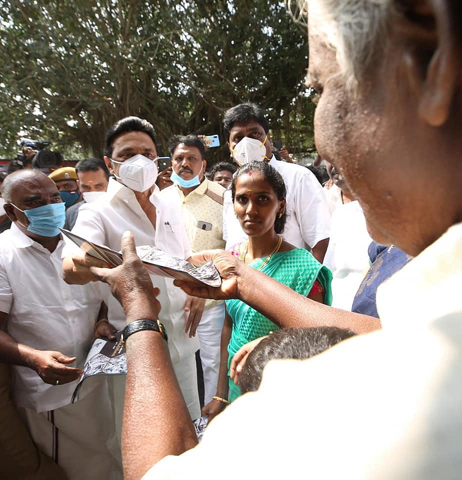 மரக்காணத்தில் தி.மு.கவின் ‘மக்கள் கிராமசபை கூட்டம்’ - மு.க.ஸ்டாலினுக்கு மக்களின் உற்சாக வரவேற்பு! (ALBUM)