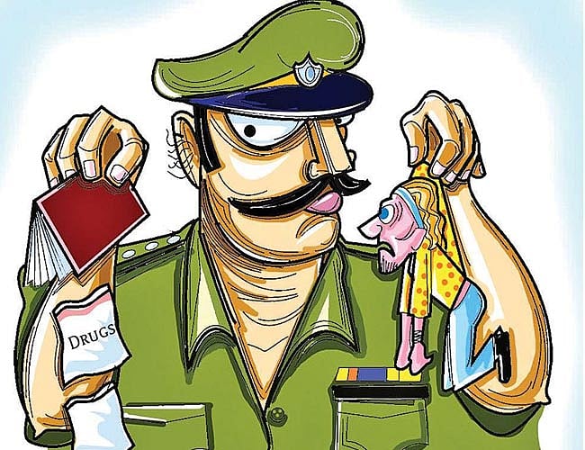 “கஞ்சாவை ஒரே இடத்தில் ஸ்டாக் வைக்கவேண்டாம்”: சமூகவிரோதிகளுக்கு அறிவுறுத்தும் போலிஸ்-தேனி அருகே அதிர்ச்சி!