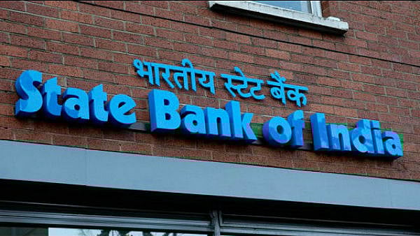 கல்விக்கடன், விவசாயக்கடன் செலுத்தாதவர்களின் போட்டோக்களை பேனரில் வைத்து அவமதிக்கும் ஸ்டேட் வங்கி!