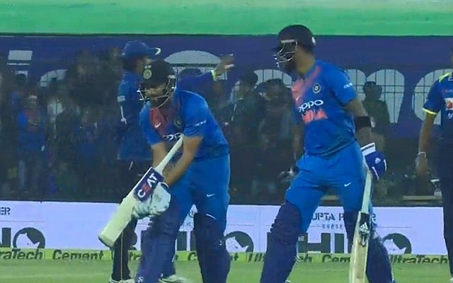 இலங்கையை வீழ்த்திய இந்திய அணி - ரோகித், தோனி ரசிகர்களுக்கு மறக்க முடியாத நாள்!