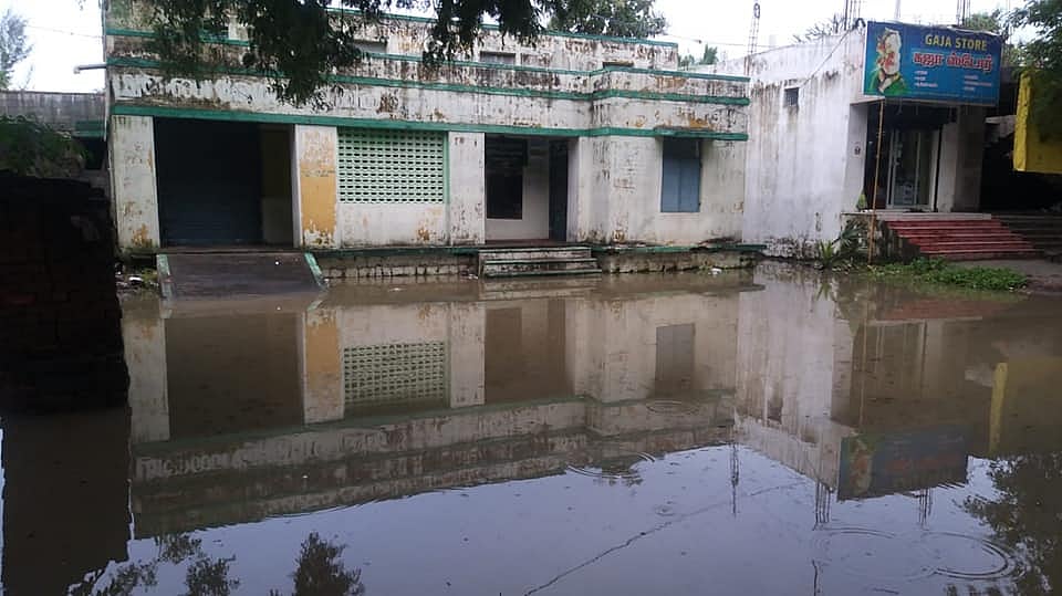 “செப்டிக் டேங்கில் விழுந்து மாற்றுத்திறனாளி பெண் ஊழியர் பலி” : கழிப்பறை வசதி இல்லாததால் நடந்த அவலம்!