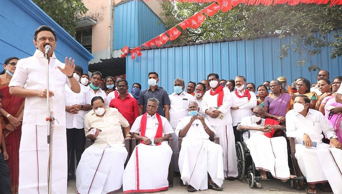 “எல்லாக் கட்சித் தலைவர்களுக்கும் அய்யா நல்லகண்ணு ஒரு வழிகாட்டி”- நேரில் சந்தித்து மு.க.ஸ்டாலின் வாழ்த்து!