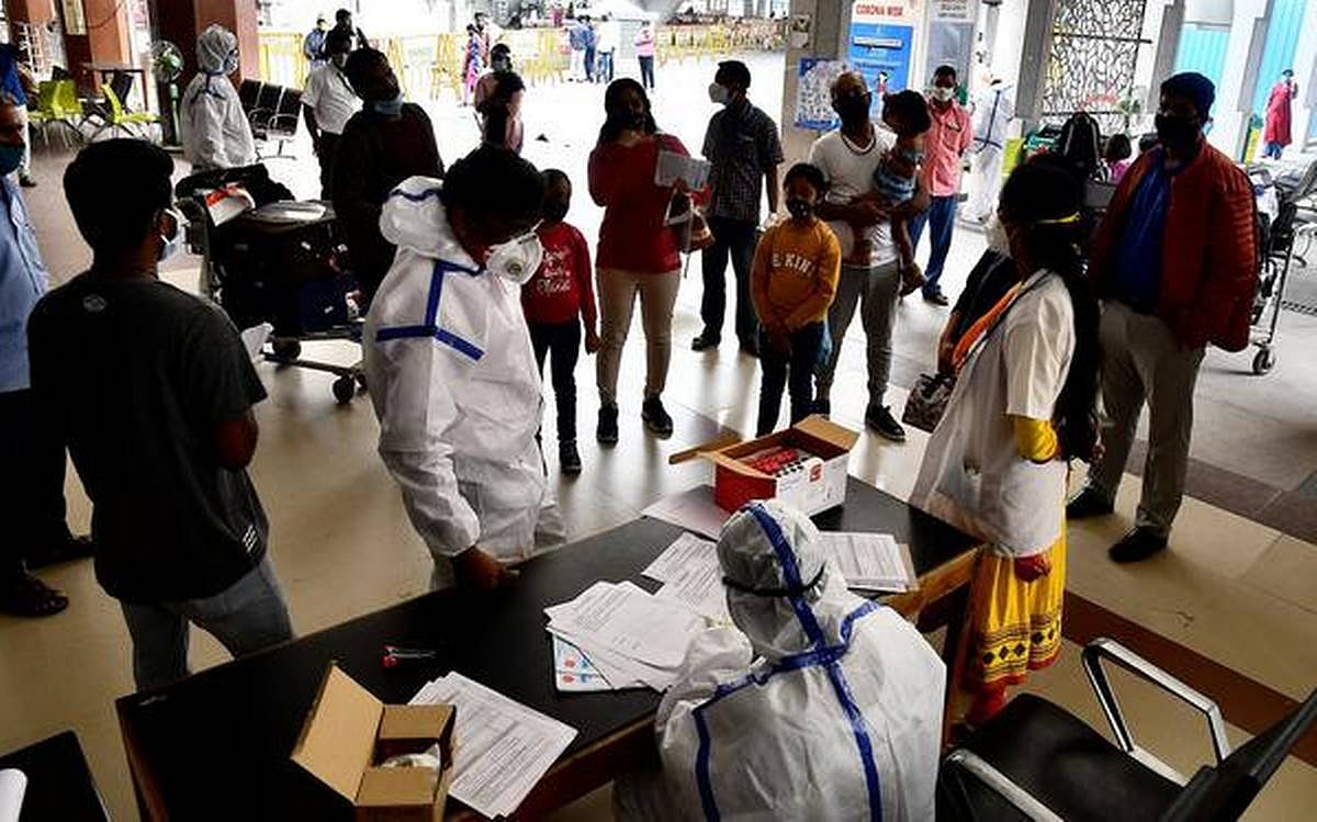 இங்கிலாந்தில் இருந்து தமிழகம் வந்த 20 பேருக்கு கொரோனா தொற்று... அவர்களின் மூலமாக மேலும் 20 பேர் பாதிப்பு!