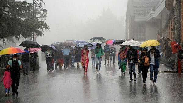 நாளை தென் தமிழக கடலோர  மாவட்டங்களில் மிக கனமழையும், சென்னையில் பரவலாகவும் மழை பெய்யக்கூடும்!