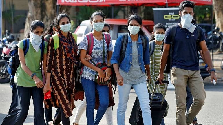 தமிழகத்தில் 8 மாதங்களுக்கு பிறகு இன்று முதல்  உயர்கல்வி நிறுவனங்கள் திறப்பு.. மாஸ்க் அணிவது கட்டாயம்!!