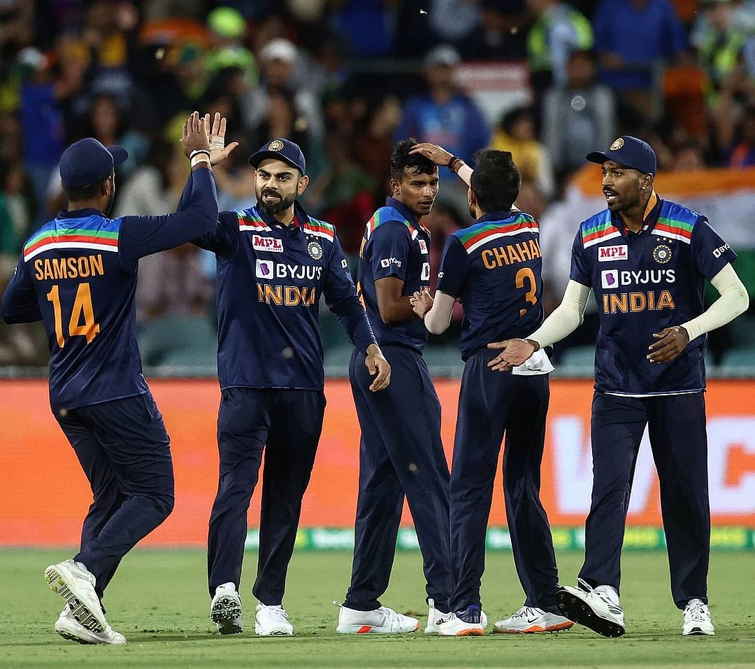 நேற்றைய இந்தியா - ஆஸி., T20 ஆட்டத்தை மாற்றியமைத்த இரண்டு தமிழர்கள் : கோலி போட்ட மாஸ்டர் ப்ளான்?!