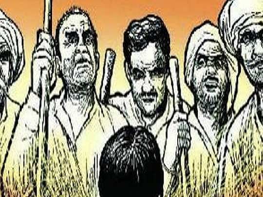 “ஓயாத சாதி ஆதிக்க கொடுமை : தலித் ஆசிரியரை காலில் விழ வைத்த கொடூரம்” : கள்ளக்குறிச்சியில் நடந்த அவலம்!