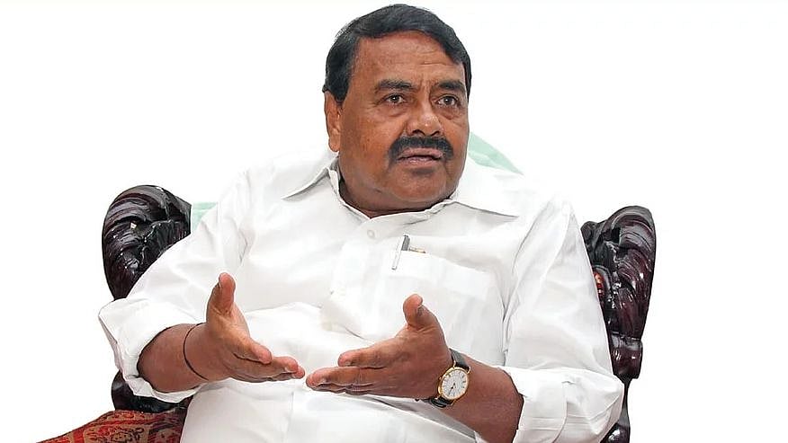 “முதல்வர் எடப்பாடி, ‘பச்சைத் துண்டு பழனிச்சாமி அல்ல; பச்சைத் துரோகி பழனிச்சாமி’ ”: ராஜகண்ணப்பன் விளாசல்!