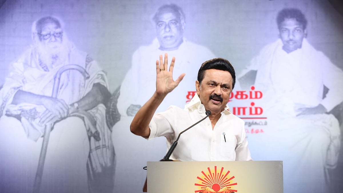 “இதுதான் பழனிசாமி ஆட்சியின் முப்பெரும் கொள்கை!” - திண்டுக்கல் கூட்டத்தில் விளாசிய மு.க.ஸ்டாலின்!