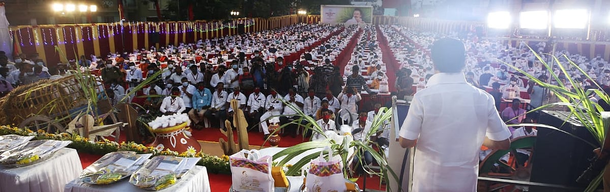 “மக்களுக்கான நலத்திட்டங்களை கூட தேர்தலுக்காக பயன்படுத்தும் அ.தி.மு.க அரசு” - மு.க.ஸ்டாலின் குற்றச்சாட்டு!