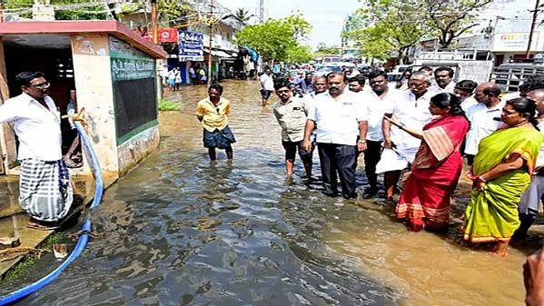 “எடப்பாடி அரசின் மெத்தனப்போக்கே மழைநீர் தேக்கத்திற்கு காரணம்” : கனிமொழி  எம்.பி சாடல்!
