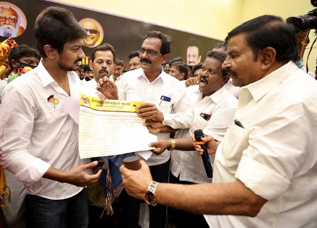 “எஜமானர் கால்களை கும்பிட்டு ஆட்சி நடத்தும் அடிமைகளை அகற்றுவோம்” : உதயநிதி ஸ்டாலின் (Album)