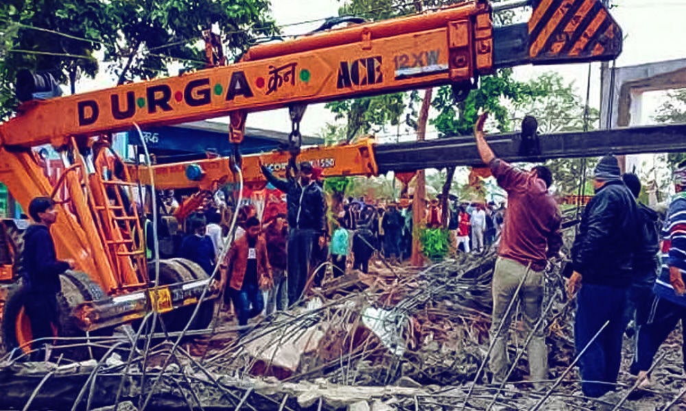 UP : மயான கூரை இடிந்து 23 பேர் பலி.. ரூ.16 லட்சம் லஞ்சம் கொடுத்ததாக வாக்குமூலம் - பா.ஜ.க ஆட்சியில் அவலம்!