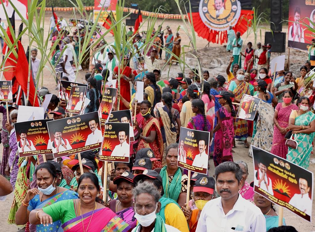 விழுப்புரம் மாவட்டத்தில் மக்களுடன் கலந்துரையாடிய உதயநிதி ஸ்டாலின்! (Album)