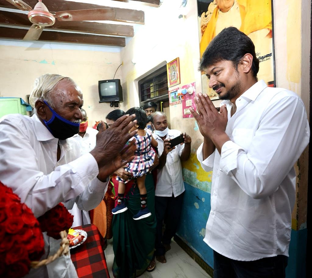 விழுப்புரம் மாவட்டத்தில் மக்களுடன் கலந்துரையாடிய உதயநிதி ஸ்டாலின்! (Album)
