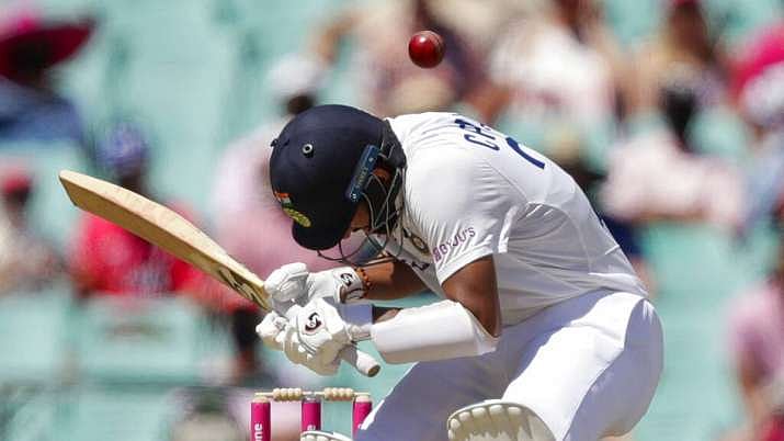 ரசிகர்களை ஏமாற்றிய புஜாரா - முதல் இன்னிங்ஸை கோட்டை விட்ட இந்திய அணி! #IndvAus