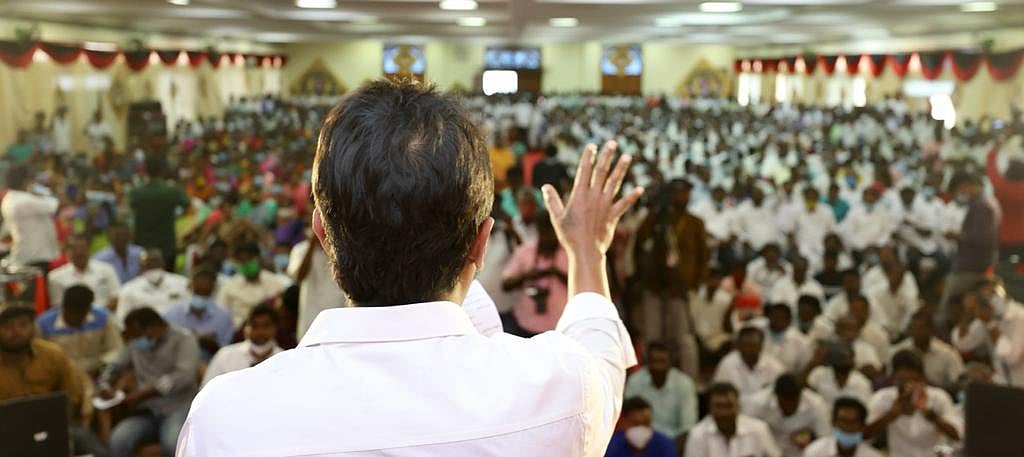 விழுப்புரம் மாவட்டத்தில் மக்களுடன் கலந்துரையாடிய உதயநிதி ஸ்டாலின்! (Album)