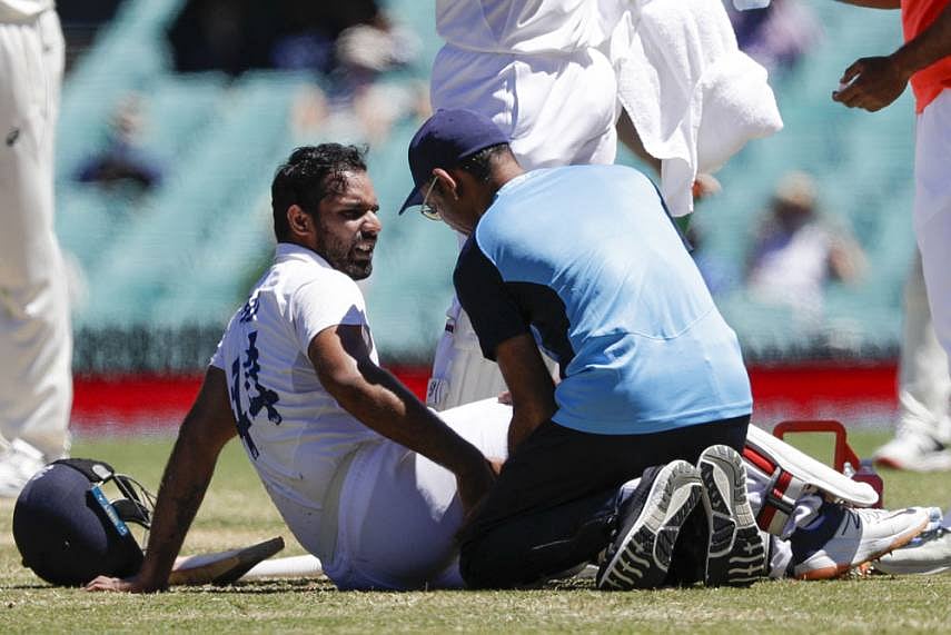 ஆஸி பவுலர்களை திணறடித்த பார்ட்னர்ஷிப் : வலியுடன் போராடி அணியைக் காத்த அஸ்வின் - விஹாரி! #IndvAus