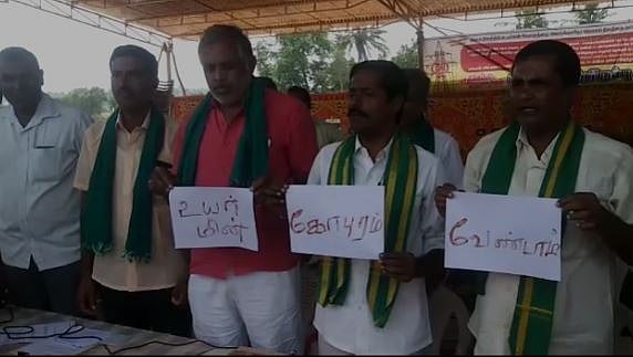 “எங்களுக்கு உயர்மின் கோபுரம் வேண்டாம்” - ரத்தத்தில் கையெழுத்திட்டு திருப்பூர் விவசாயிகள் போராட்டம்!