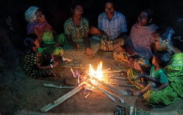 நீலகிரி : “வனத்துறையின் கெடுபிடியால் கொத்தடிமையாக வாழும் பழங்குடியின மக்கள்” - எடப்பாடி ஆட்சியின் அவலம்!