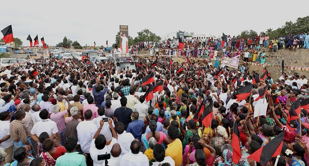 விழுப்புரம் மாவட்டத்தில் மக்களுடன் கலந்துரையாடிய உதயநிதி ஸ்டாலின்! (Album)