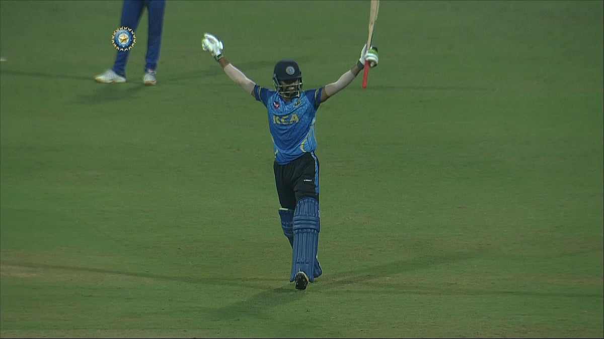 சையத் முஷ்தாக் அலி டிராஃபி : 37 பந்துகளில் சதம் - இந்திய கிரிக்கெட் ரசிகர்களின் கவனத்தை ஈர்த்த அசாருதின்!