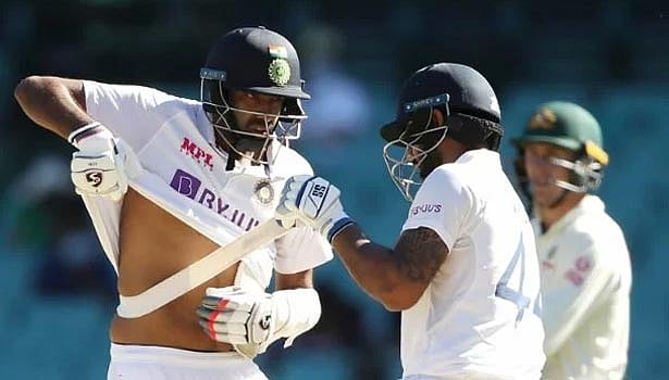 ஆஸி பவுலர்களை திணறடித்த பார்ட்னர்ஷிப் : வலியுடன் போராடி அணியைக் காத்த அஸ்வின் - விஹாரி! #IndvAus