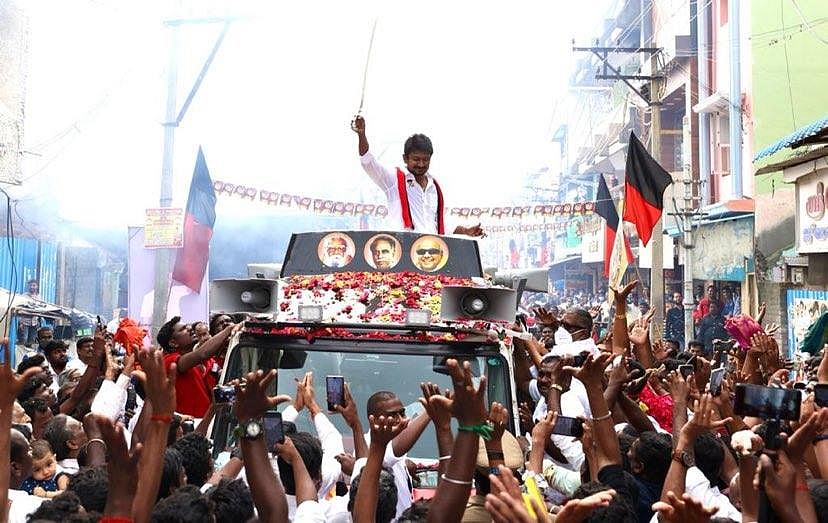 “மக்கள் விரோத அடிமைகளை வீட்டுக்கு அனுப்புவோம்”- மக்கள் வெள்ளத்தில் உதயநிதி ஸ்டாலின்! (Album)