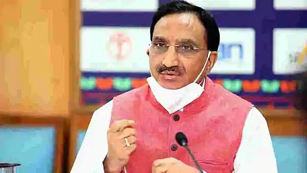 “JEE & NEET பாடத்திட்டத்தைக் குறைக்க முடியாது என கல்வி அமைச்சர் சொல்வது அபத்தமானது” : உதயநிதி ஸ்டாலின்