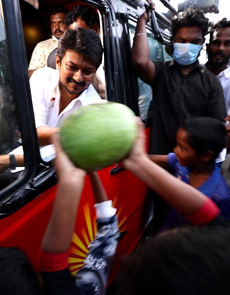 ‘விடியலை நோக்கி ஸ்டாலினின் குரல்’ தேர்தல் பரப்புரை - உதயநிதி ஸ்டாலினுக்கு மக்கள் வரவேற்பு! (Album)