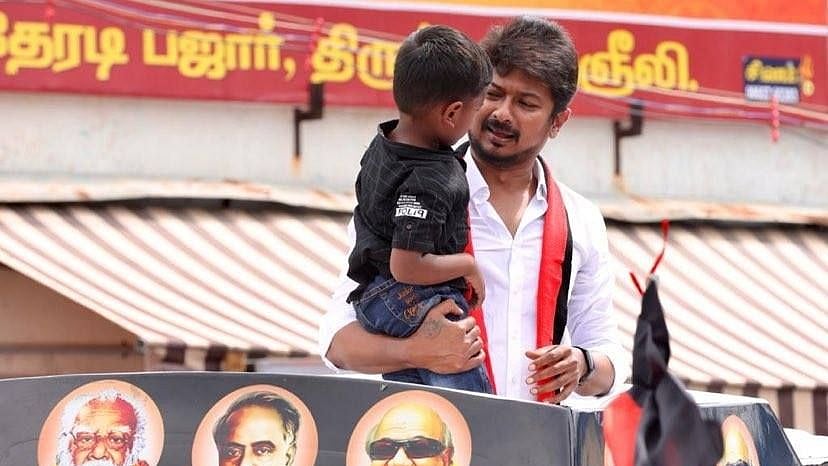 "குற்றவாளிகளை காப்பாற்றிய அடிமைகள், தி.மு.க ஆட்சியில் கம்பி எண்ணுவது உறுதி” : உதயநிதி ஸ்டாலின் (Album)