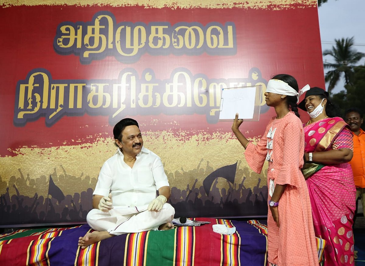 “8 முறை MLA-வாக இருந்தாலும் தொகுதி மக்களின் கோரிக்கைகள் அவருக்கு எட்டாக்கனியே” - மு.க.ஸ்டாலின் விளாசல்!