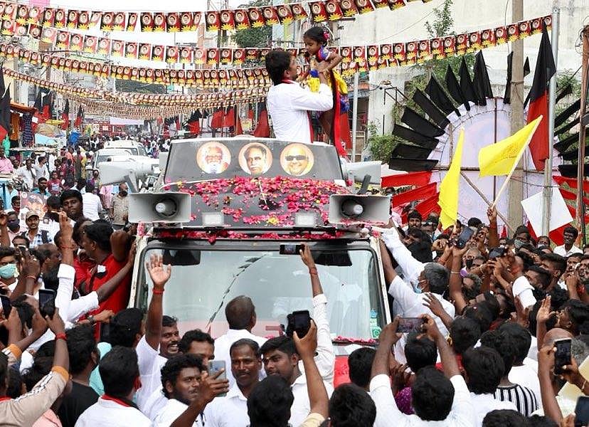 “மக்கள் விரோத அடிமைகளை வீட்டுக்கு அனுப்புவோம்”- மக்கள் வெள்ளத்தில் உதயநிதி ஸ்டாலின்! (Album)