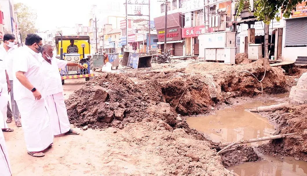 மதுரை ஸ்மார்ட் சிட்டி திட்டத்தில் ஊழல் : ஆலோசனை கூட்டத்தில் அ.தி.மு.க அரசை வெளுத்துவாங்கிய சு.வெங்கசேடன்!
