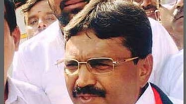 “எஸ்.பி.வேலுமணி உதவியோடு உப்பு நீர் விநியோகத்தில் பெரும் குளறுபடி” - தி.மு.க MLA கண்டனம்!