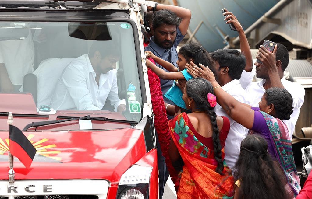 விழுப்புரம் மாவட்டத்தில் மக்களுடன் கலந்துரையாடிய உதயநிதி ஸ்டாலின்! (Album)