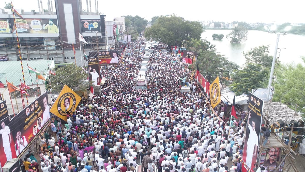 “எஜமானர் கால்களை கும்பிட்டு ஆட்சி நடத்தும் அடிமைகளை அகற்றுவோம்” : உதயநிதி ஸ்டாலின் (Album)