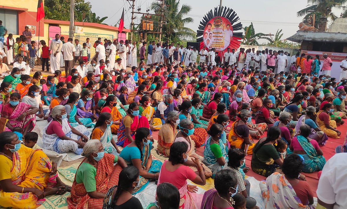“பெண்களுக்கு முக்கியத்துவம் கொடுத்த ஆட்சி தி.மு.க ஆட்சிதான்” : பொன்முடி MLA பேச்சு !