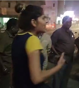 மது போதையில் ஜீப் ஓட்டி விபத்து ஏற்படுத்திய வடமாநில பெண்.. போலிஸாரிடம் தகராறில் ஈடுபட்டு அட்டூழியம்!