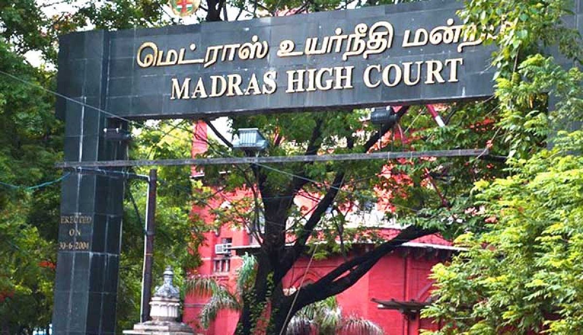 “திரையரங்குகளில் 100% இருக்கைகளுக்கு எப்படி அனுமதி வழங்க முடியும்?” - அரசுக்கு உயர்நீதிமன்றம் கேள்வி!
