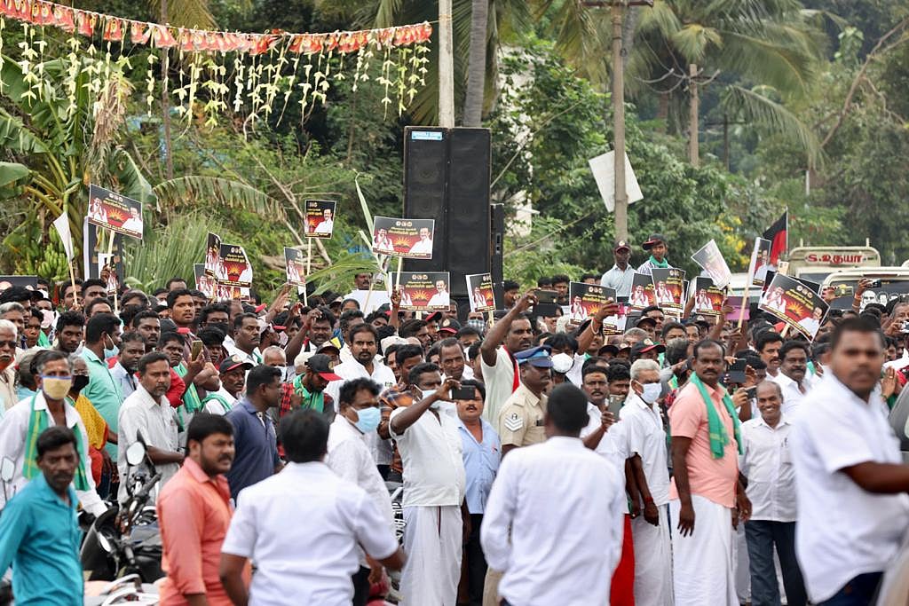 விழுப்புரம் மாவட்டத்தில் மக்களுடன் கலந்துரையாடிய உதயநிதி ஸ்டாலின்! (Album)