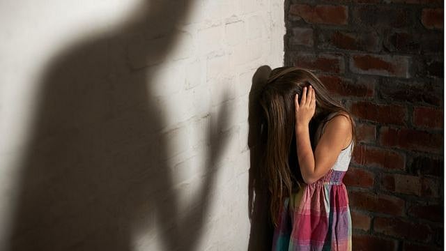 ஆடையோடு அந்தரங்க பாகங்களை தொட்டால் பாலியல் குற்றமில்லை என்ற நாக்பூர் நீதிமன்ற தீர்ப்புக்கு தடை!