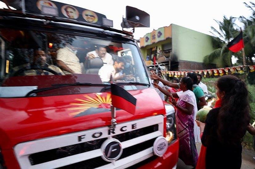 ‘விடியலை நோக்கி ஸ்டாலினின் குரல்’ தேர்தல் பரப்புரை - உதயநிதி ஸ்டாலினுக்கு மக்கள் வரவேற்பு! (Album)