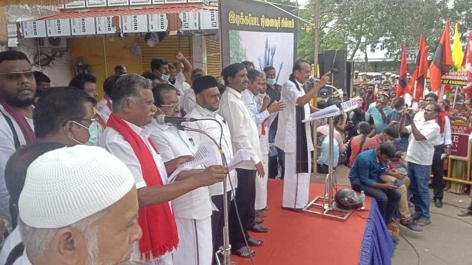 “முள்ளிவாய்க்கால் நினைவு சின்னம் இடிப்பு - சிங்கள அரசிற்கு தக்கபாடம் புகட்ட வேண்டும்” : தலைவர்கள் பேச்சு!