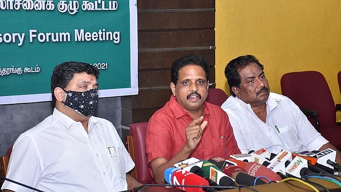 மதுரை ஸ்மார்ட் சிட்டி திட்டத்தில் ஊழல் : ஆலோசனை கூட்டத்தில் அ.தி.மு.க அரசை வெளுத்துவாங்கிய சு.வெங்கசேடன்!