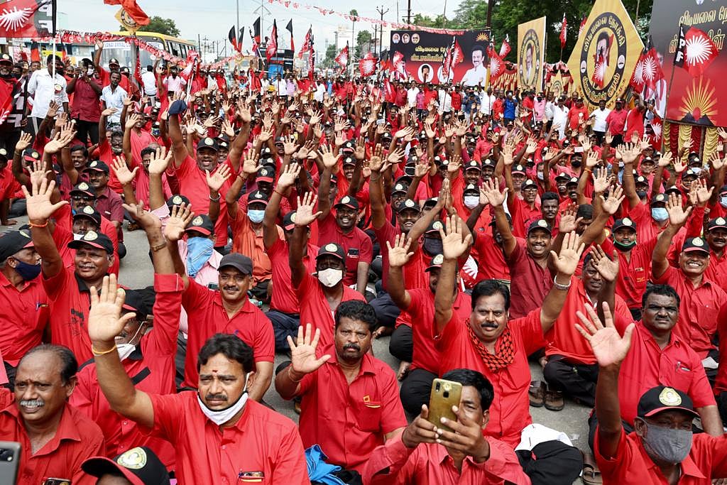 “மக்கள் விரோத அடிமைகளை வீட்டுக்கு அனுப்புவோம்”- மக்கள் வெள்ளத்தில் உதயநிதி ஸ்டாலின்! (Album)
