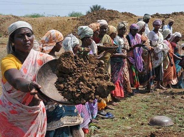 100 நாள் வேலைத்திட்டத்தில் பணியாற்றியவர்களுக்கு 3 மாதமாக சம்பளம் கொடுக்காமல் இழுத்தடிப்பது ஏன்? - TR.பாலு
