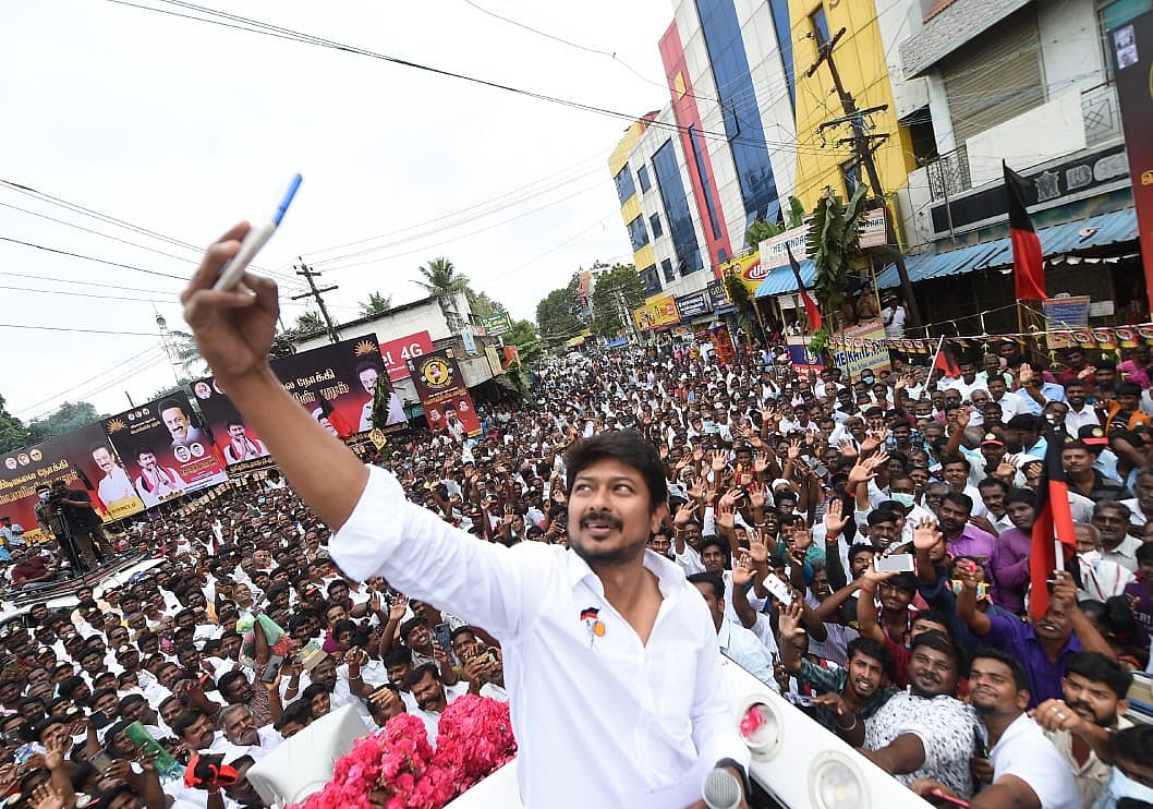 "குற்றவாளிகளை காப்பாற்றிய அடிமைகள், தி.மு.க ஆட்சியில் கம்பி எண்ணுவது உறுதி” : உதயநிதி ஸ்டாலின் (Album)