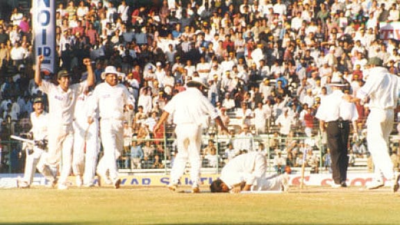 கண்ணீர் விட்ட சச்சின்.. தமிழக ரசிகர்கள் ஆற்றிய அந்தச் செயல்.. 1999 #IndvPak டெஸ்ட் போட்டி சுவாரஸ்யங்கள்!