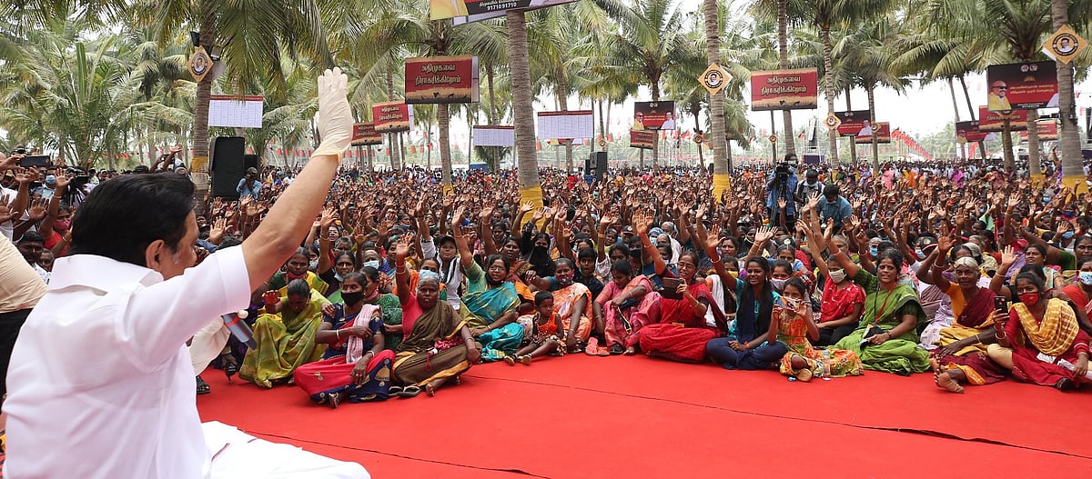 “தி.மு.க ஆட்சிக்கு வந்ததும் மகளிர் சுயஉதவி குழுக்களுக்கு தனி அமைப்பு உருவாக்கப்படும்” : மு.க.ஸ்டாலின் !